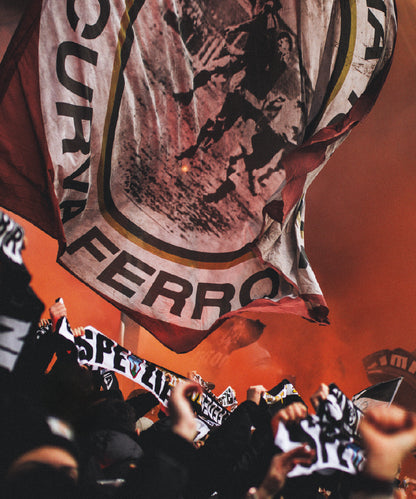 T-shirt Tacchettee "Stiamo sotto le bandiere"