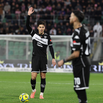 Home Match Jersey Kombat 23/24