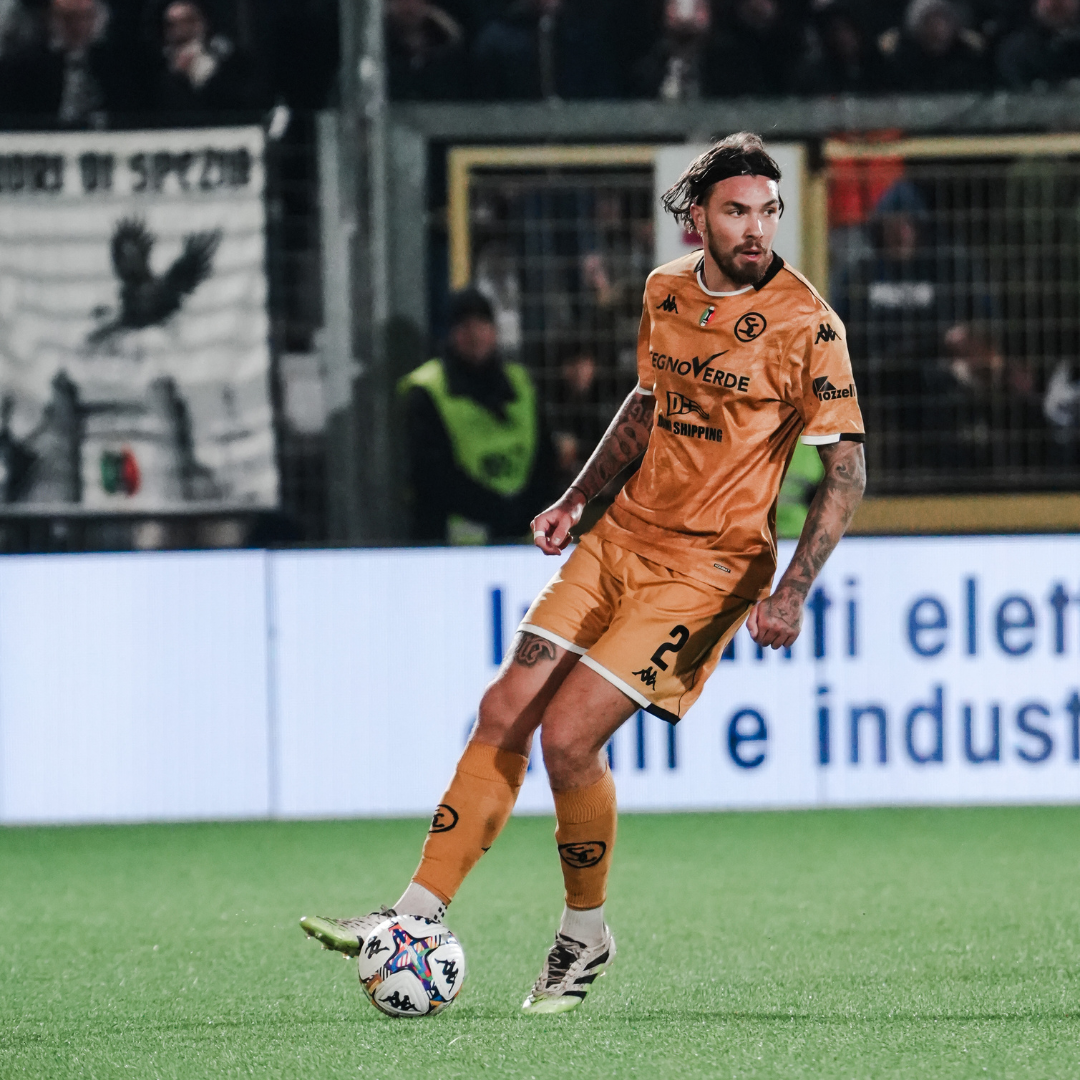 Home Match Jersey Kombat 23/24